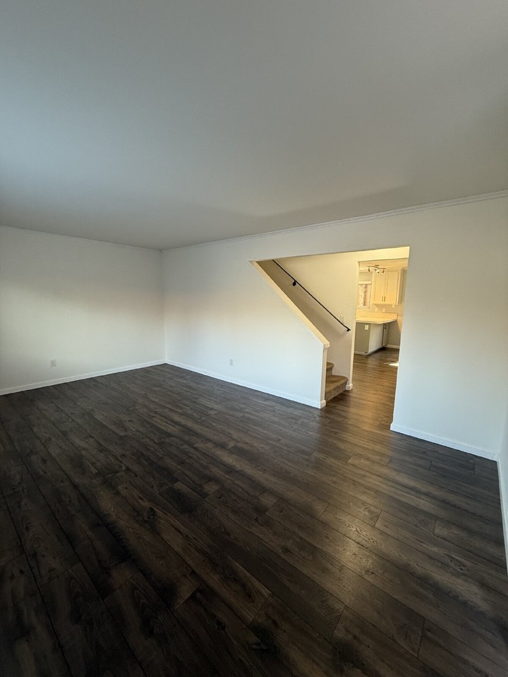 543 Tawny Dr - Photo 4 of 33
