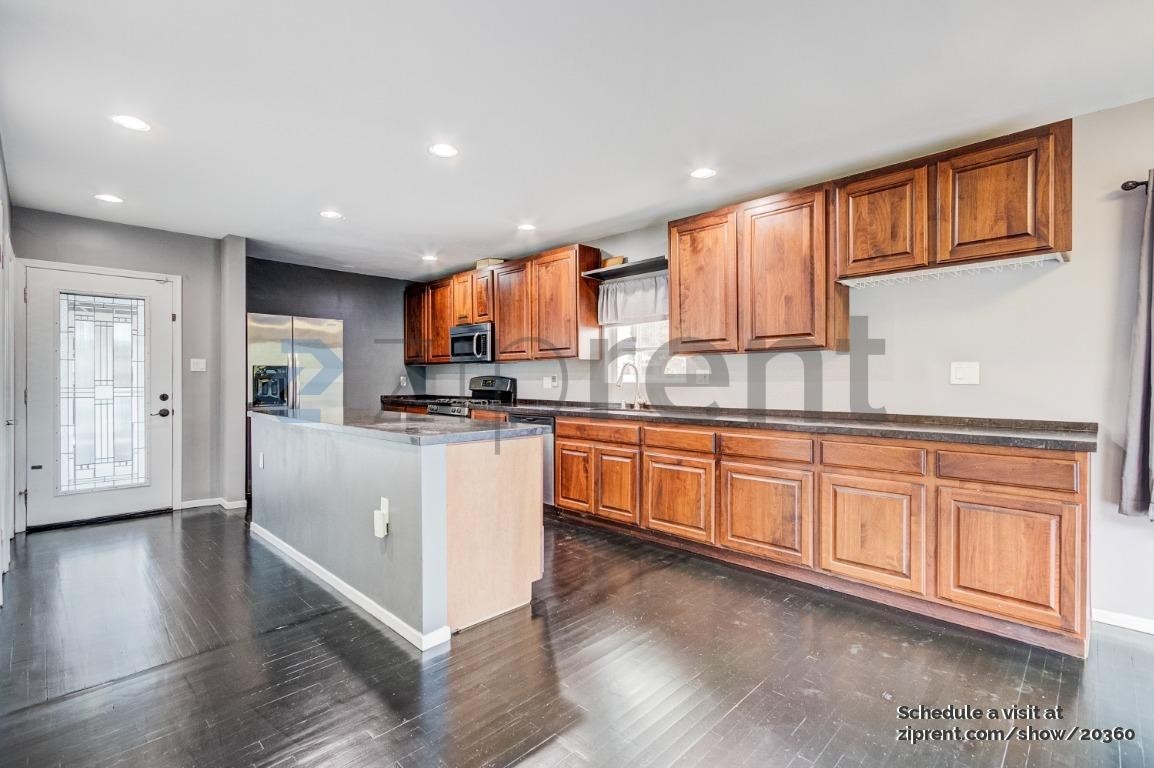 16501 Los Alimos St - Photo 2 of 21