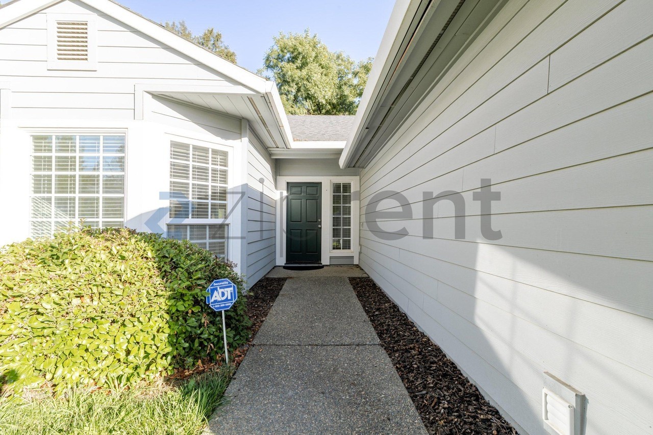2703 Albany Ave - Photo 5 of 29