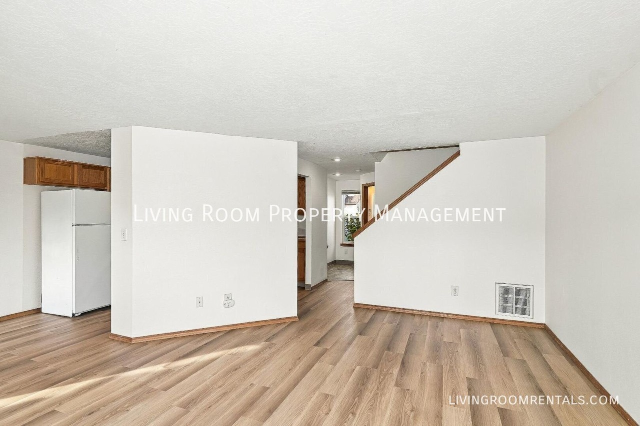 15648 Ne Milton Pl #A - Photo 2 of 15