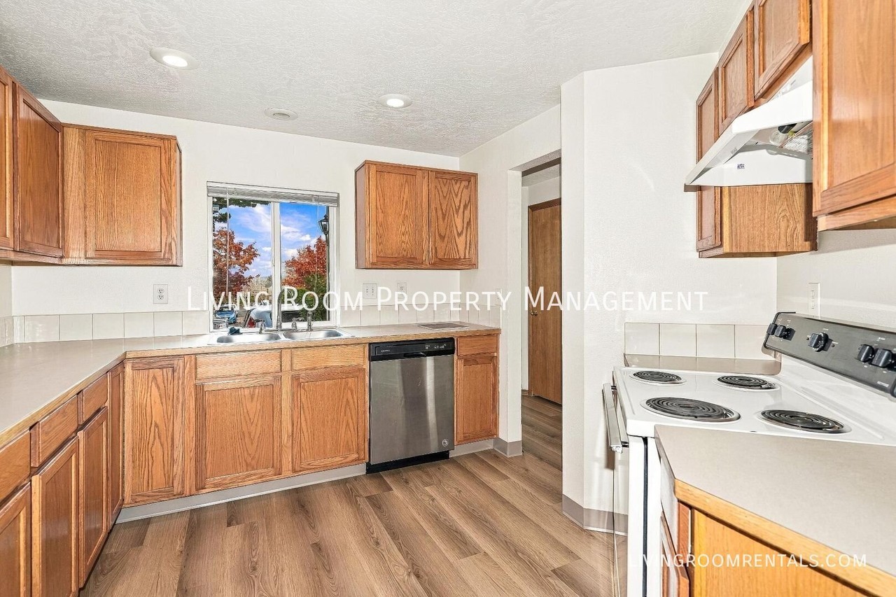 15648 Ne Milton Pl #A - Photo 6 of 15