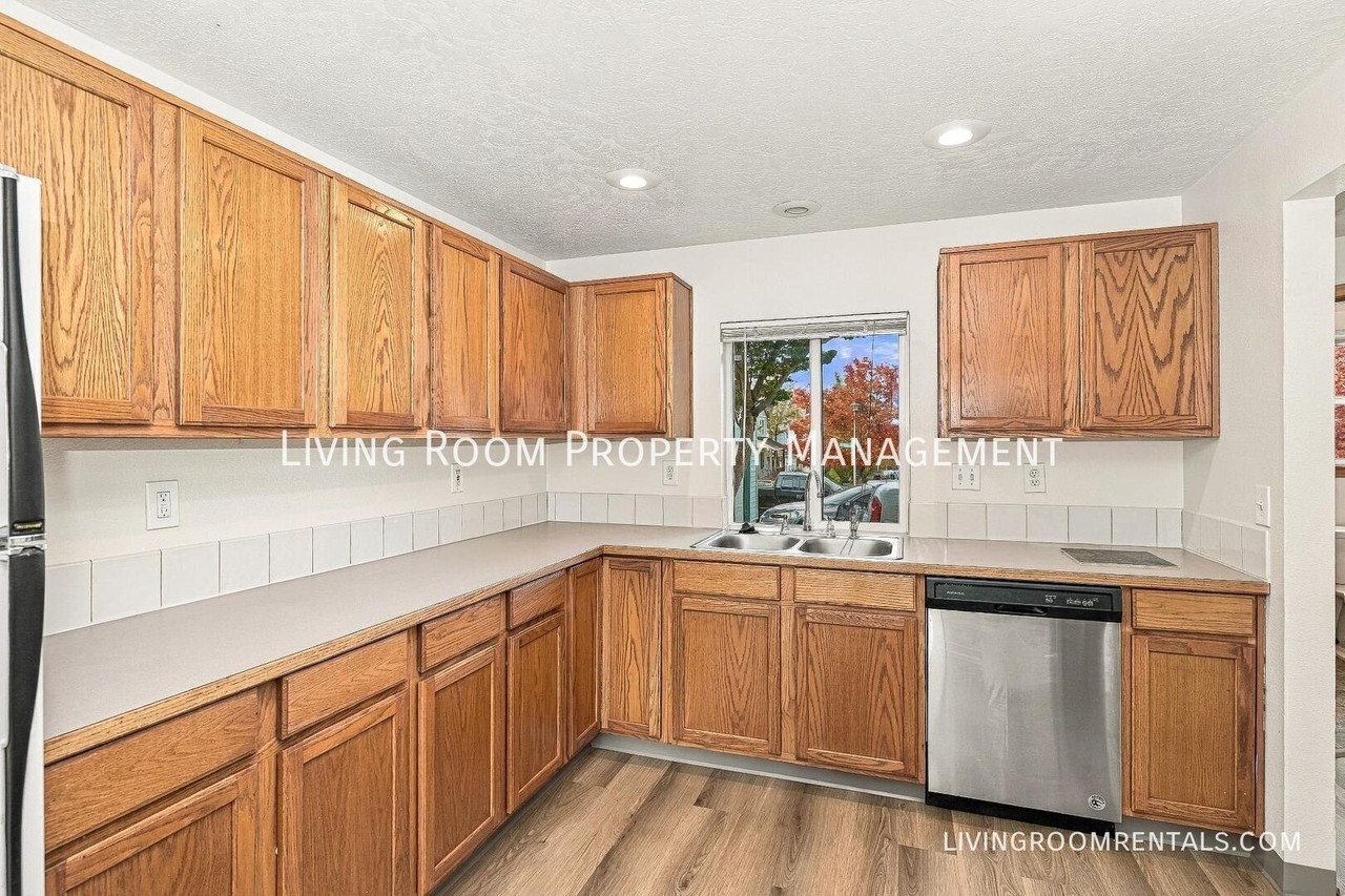 15648 Ne Milton Pl #A - Photo 7 of 15