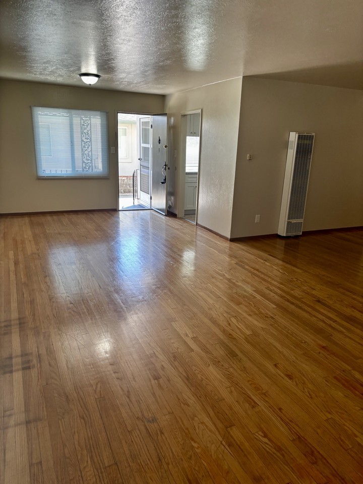 37037 Oak St #1 - Photo 5 of 13
