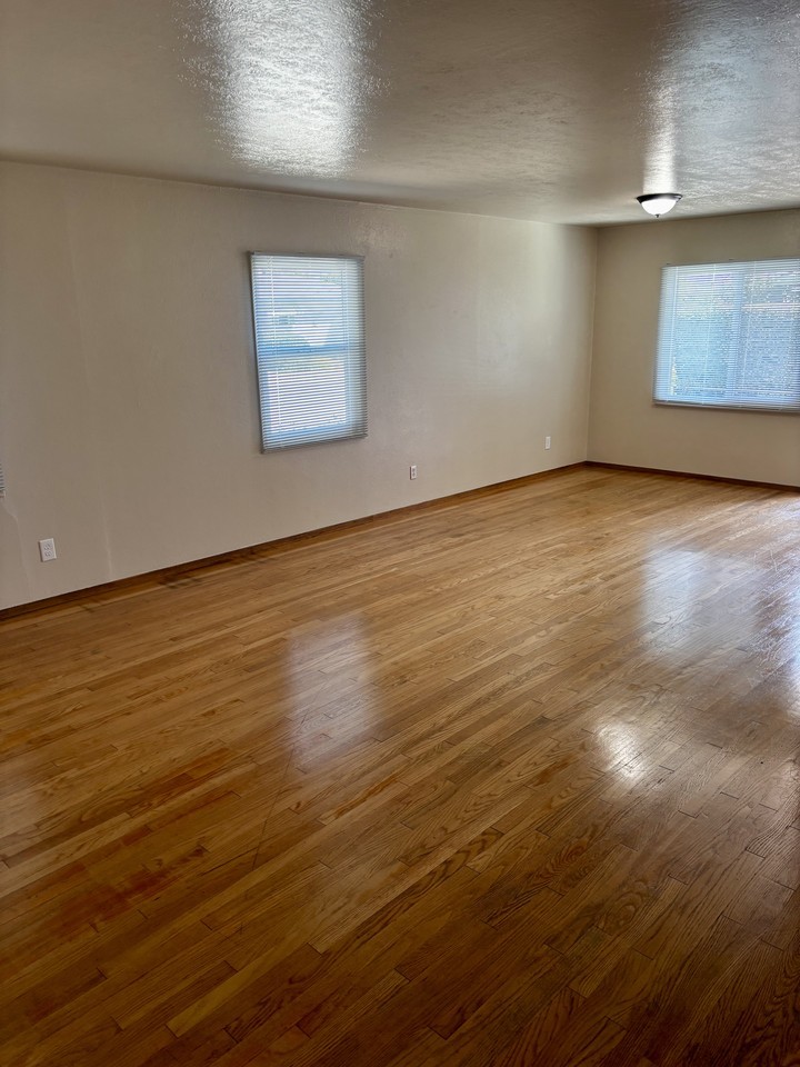 37037 Oak St #1 - Photo 7 of 13