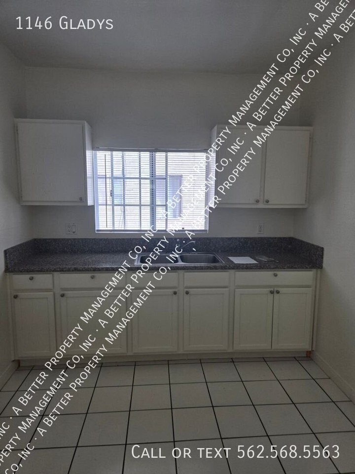 1146 Gladys Ave - Photo 6 of 18