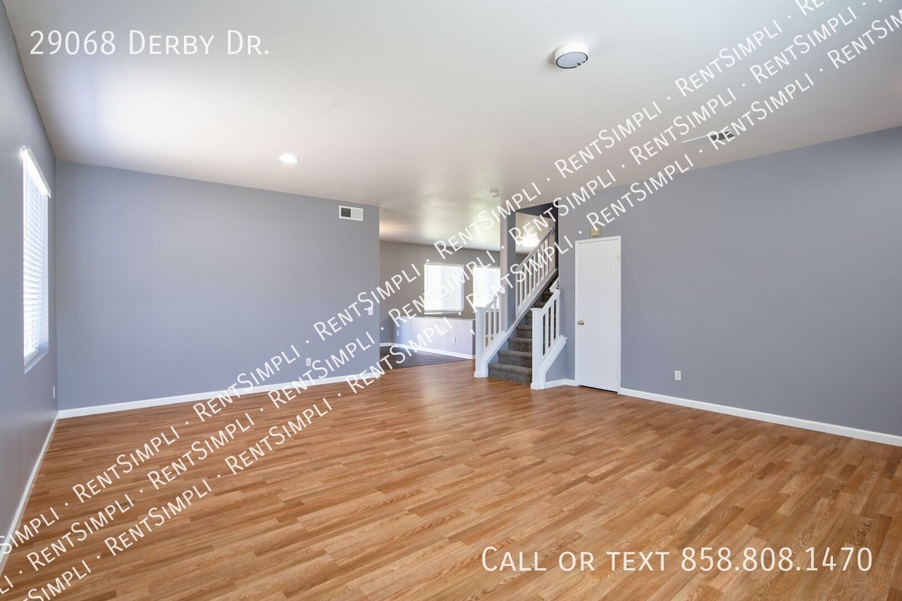29068 Derby Dr - Photo 4 of 29