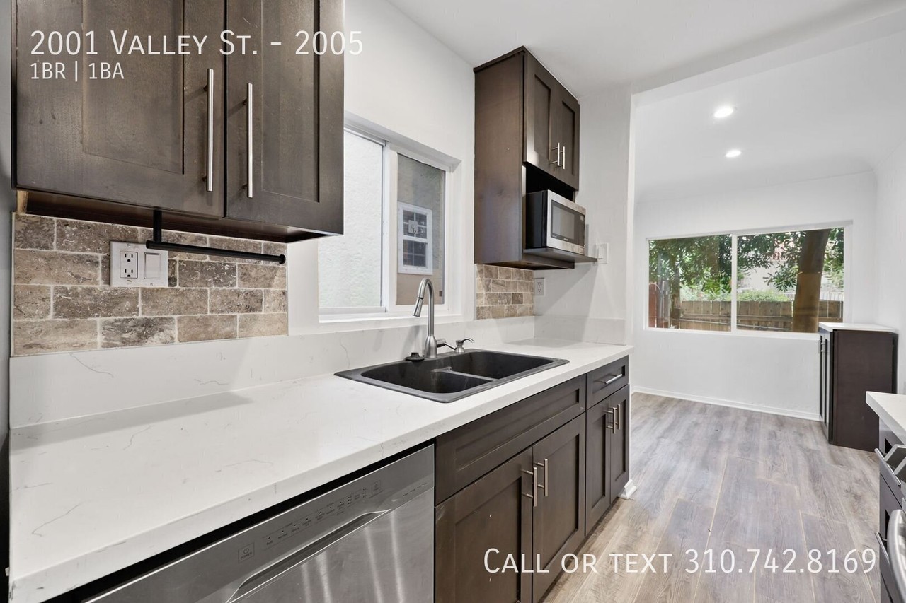 2001 Valley St #2005 - Photo 5 of 16