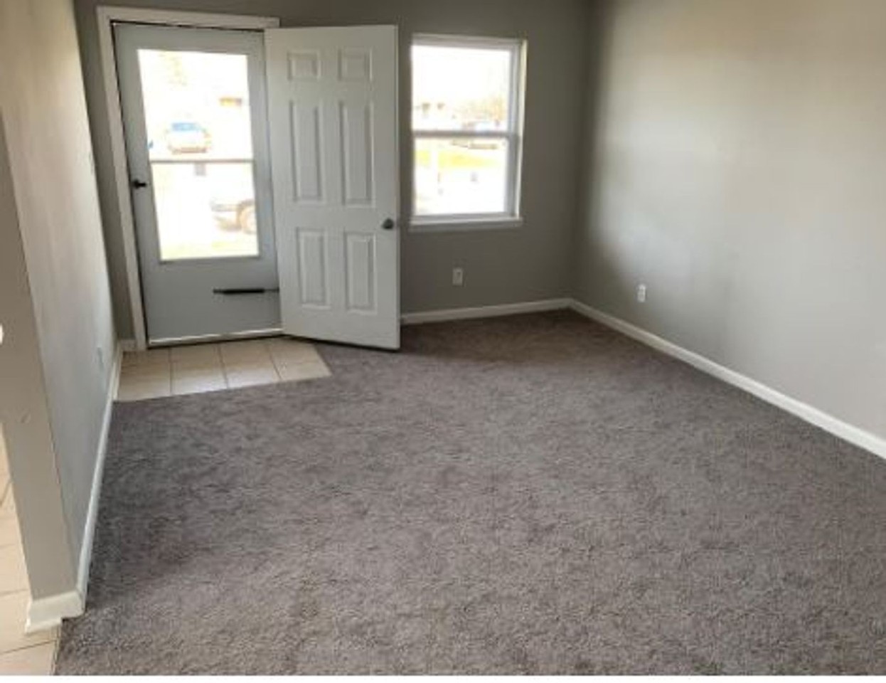 924 Ward Dr - Photo 2 of 9