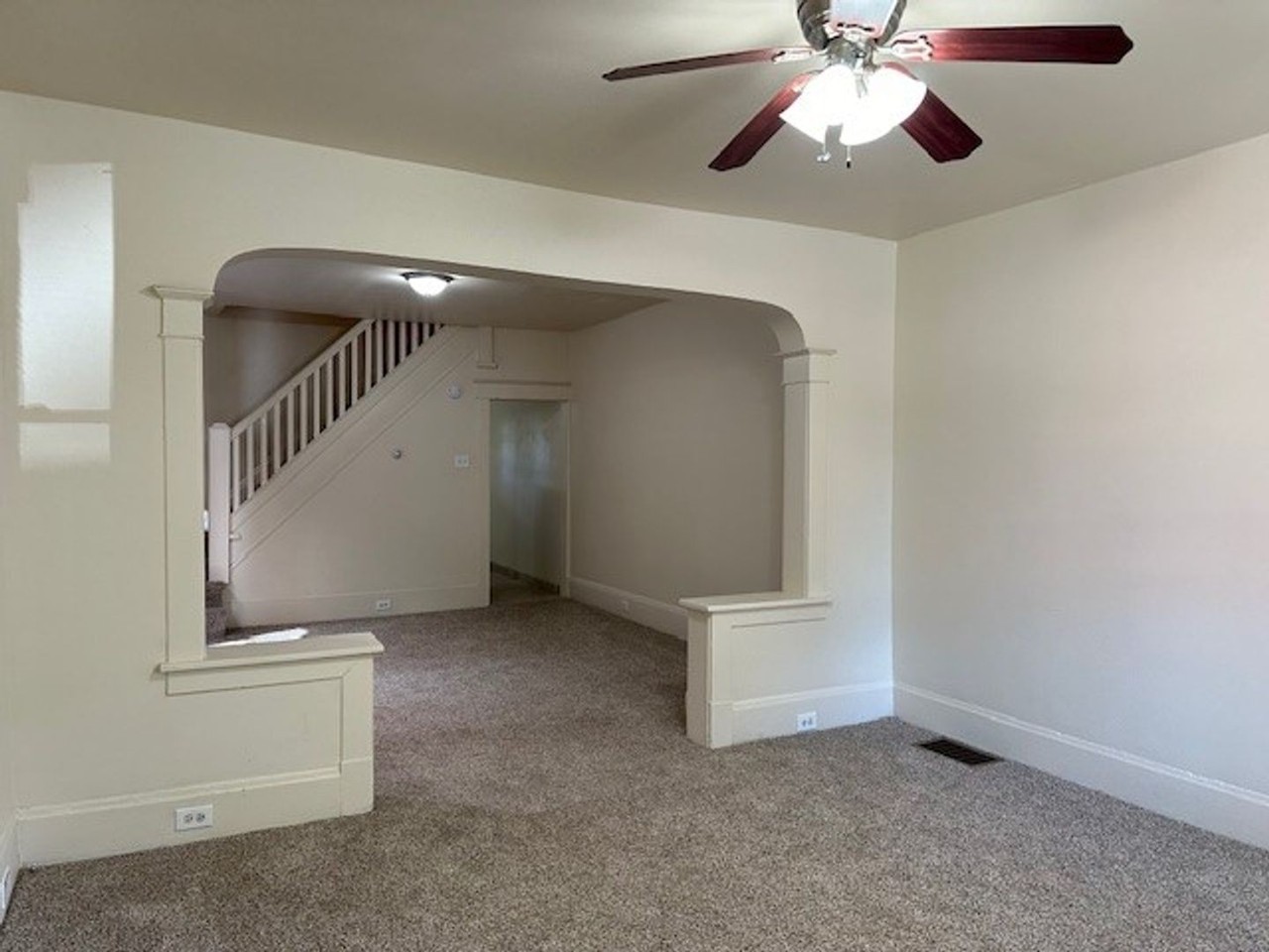 344 Woodbine St - Photo 2 of 12