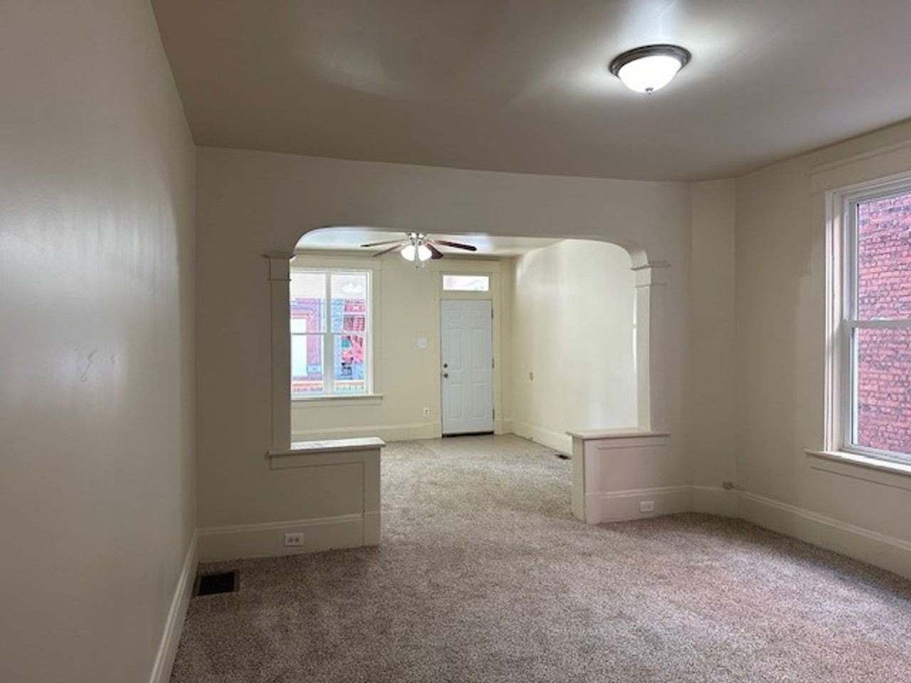 344 Woodbine St - Photo 5 of 12