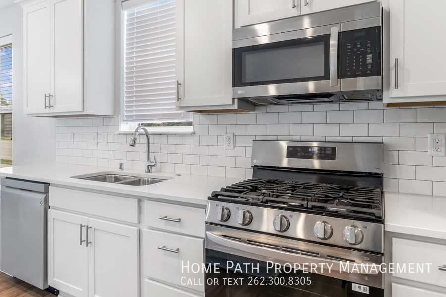 3904 19th St - Photo 4 of 24