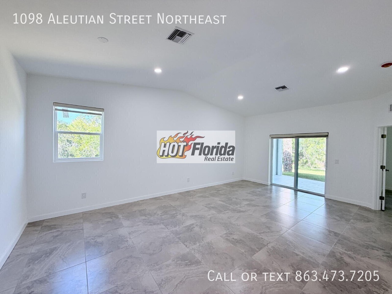 1098 Aleutian St Ne - Photo 5 of 23