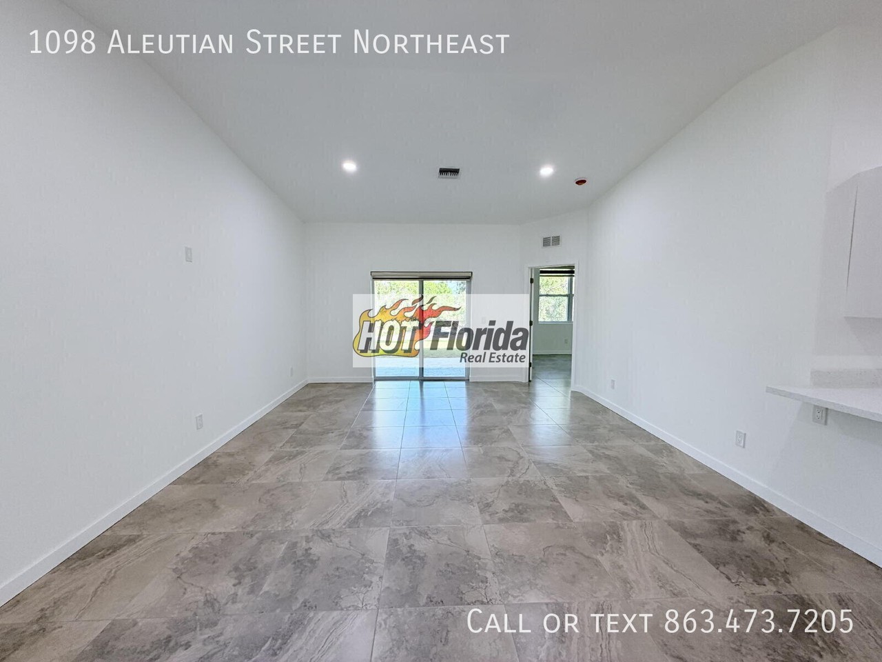 1098 Aleutian St Ne - Photo 6 of 23