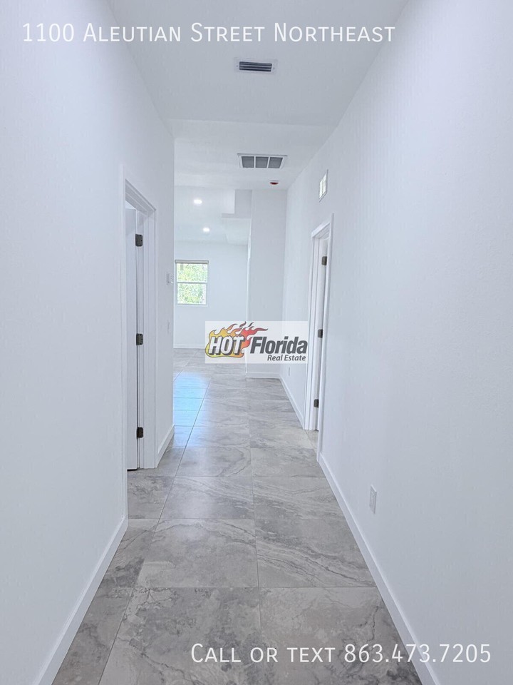 1100 Aleutian St Ne - Photo 2 of 28