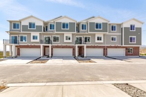 featured image of 4205 W Dead Horse Ct
