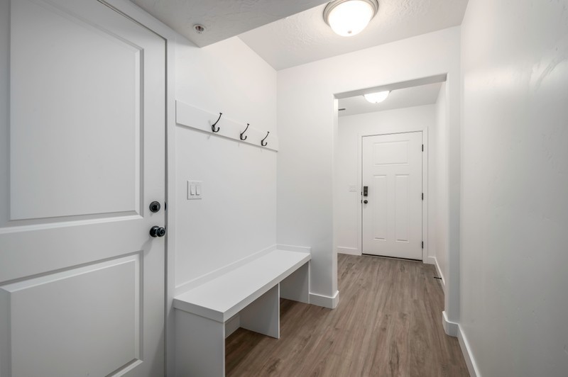 4205 W Dead Horse Ct - Photo 2 of 21