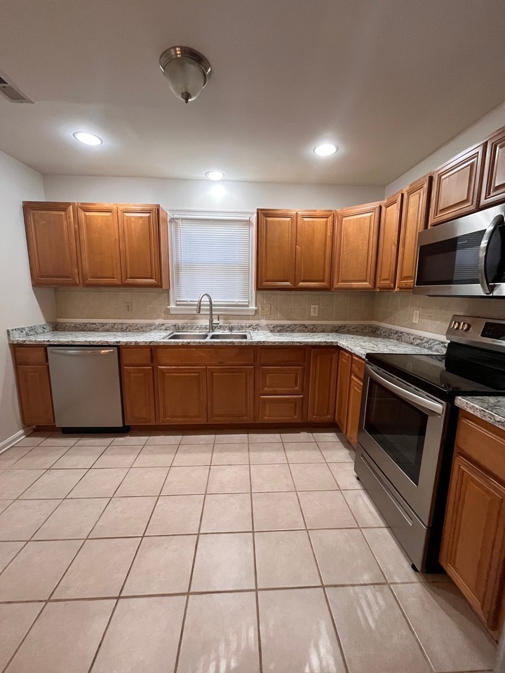 16000 Gary Ave - Photo 3 of 14