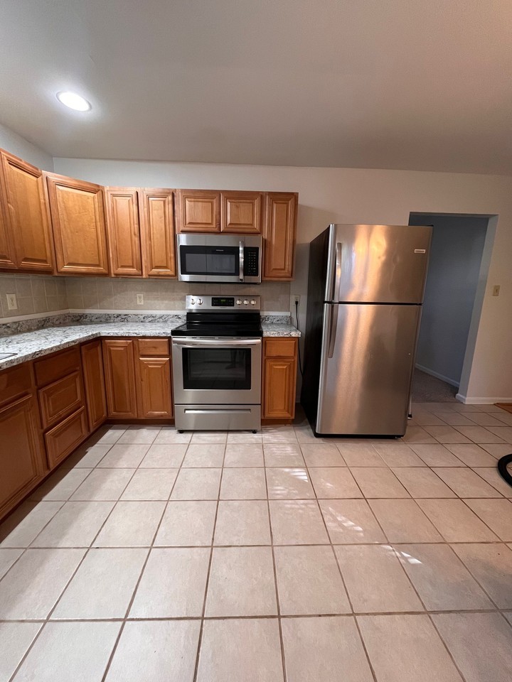 16000 Gary Ave - Photo 4 of 14