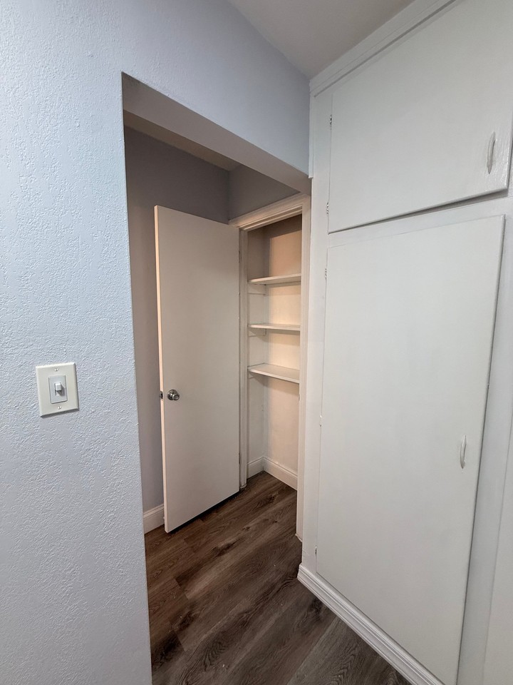 224 30th Ave N #B - Photo 6 of 7