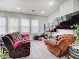 featured image of 271 Washington St #2