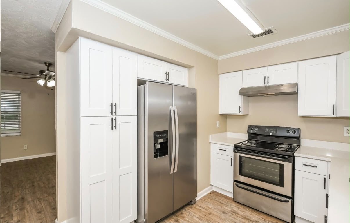 458 W Bernhard Ave #1 - Photo 4 of 10