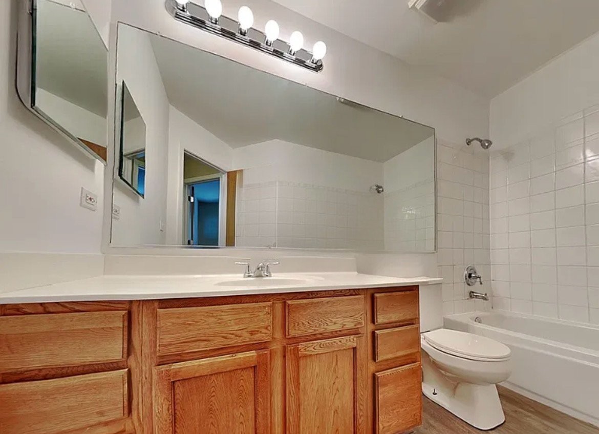 2383 N Lancaster Ln - Photo 2 of 10