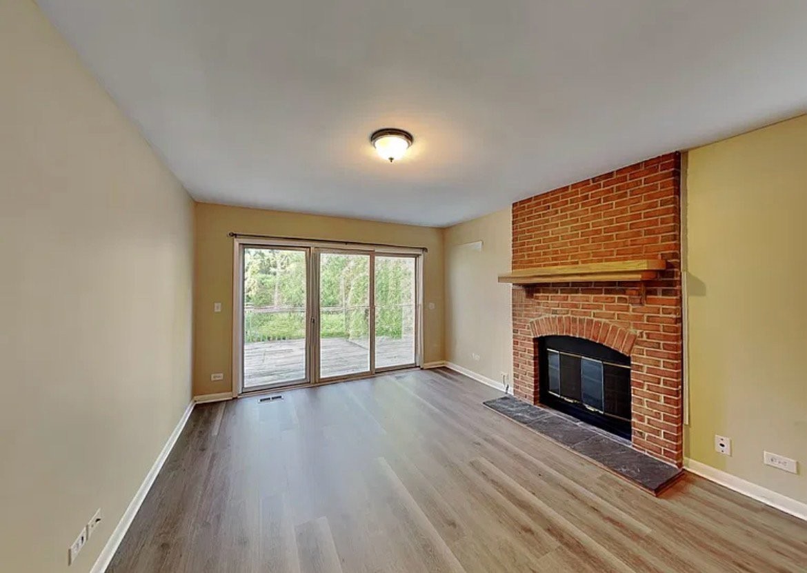 2383 N Lancaster Ln - Photo 4 of 10