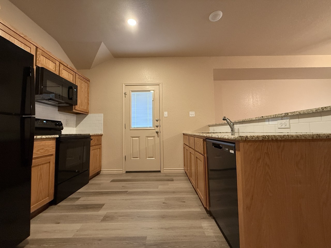 6205 Twist leaf Ln # B - Photo 6 of 18