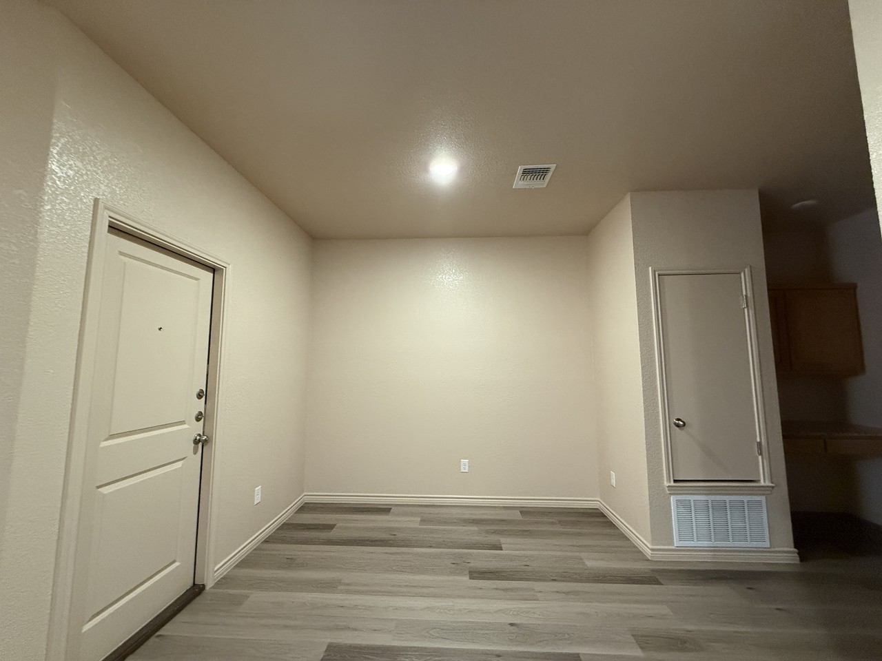 6205 Twist leaf Ln # B - Photo 7 of 18