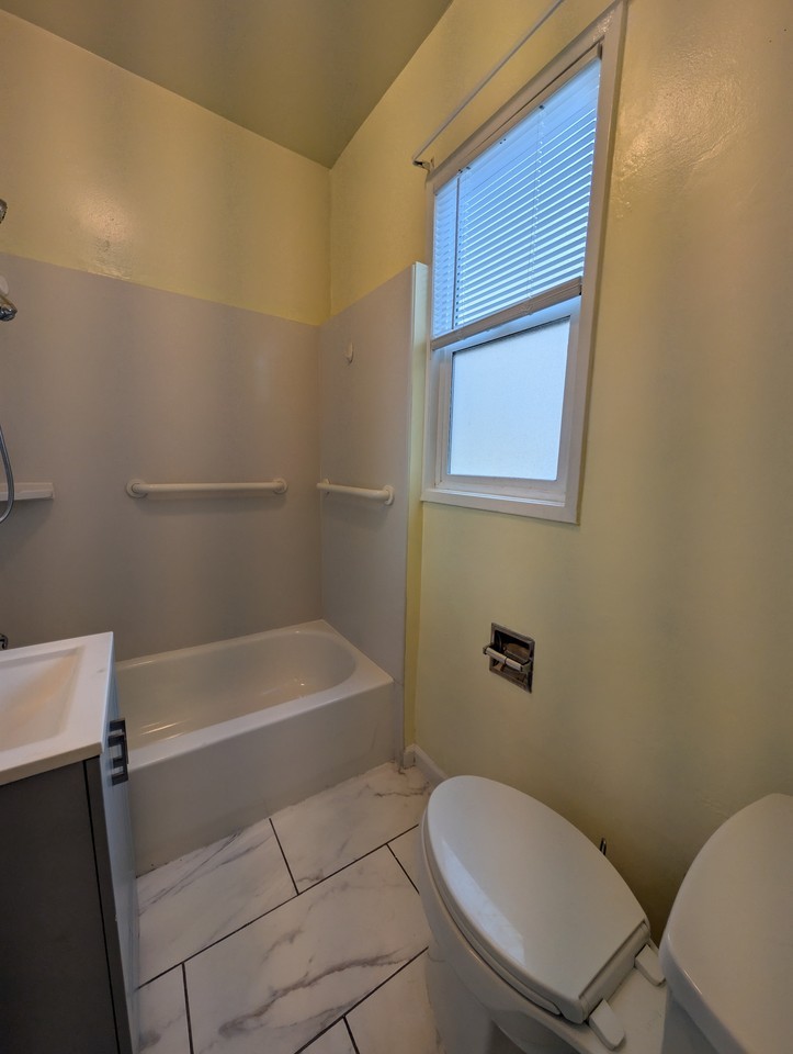 2011 Linden Street - Photo 7 of 22