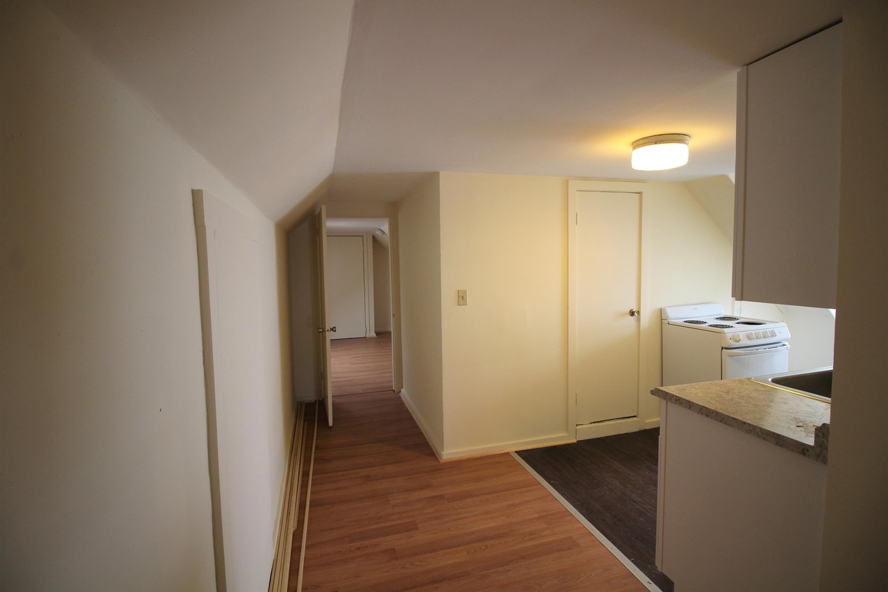189 Pine St - Photo 6 of 17