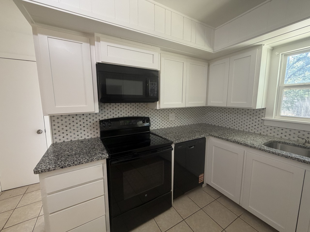 2702 38th St #1 - Photo 4 of 21