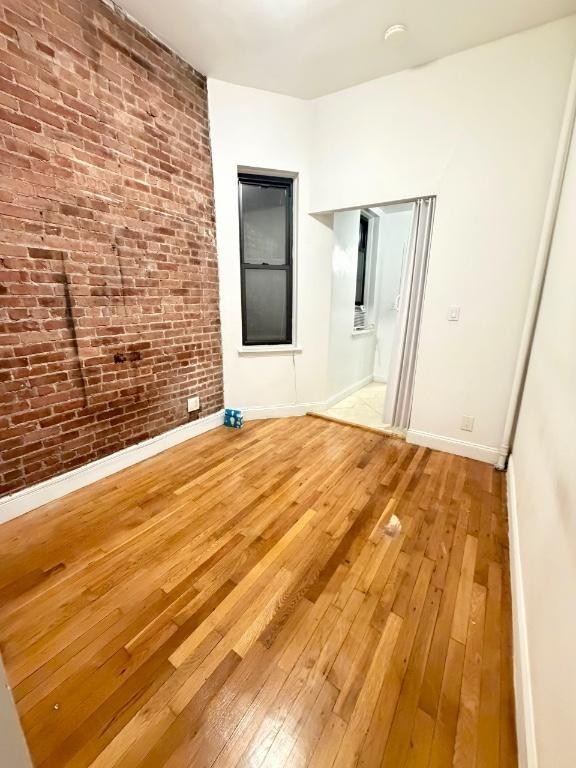 101 Lexington Ave - Photo 4 of 7