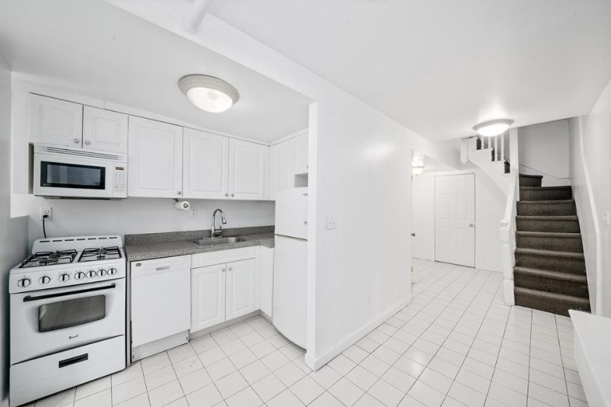 323 E 90th St - Photo 5 of 10