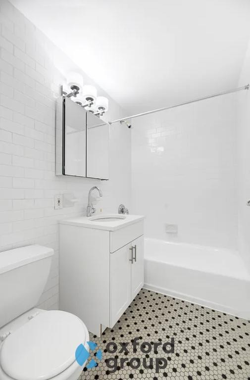 340 E 69th St - Photo 5 of 5