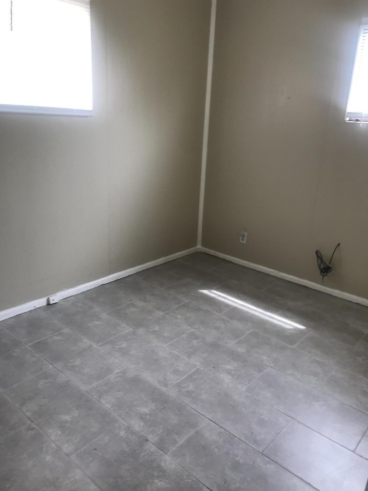 4308 Se 15th Ave - Photo 4 of 6