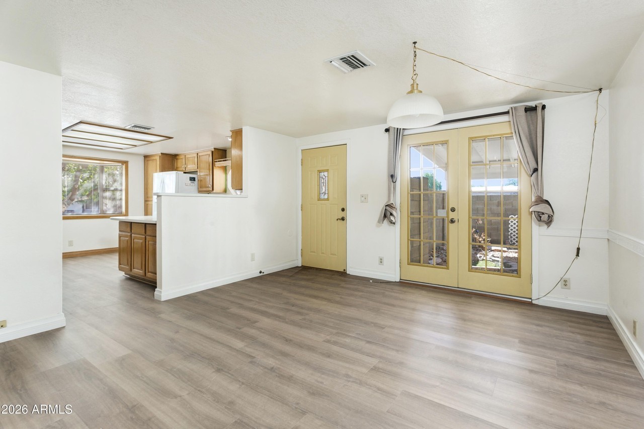 18204 N 2nd Pl - Photo 3 of 25