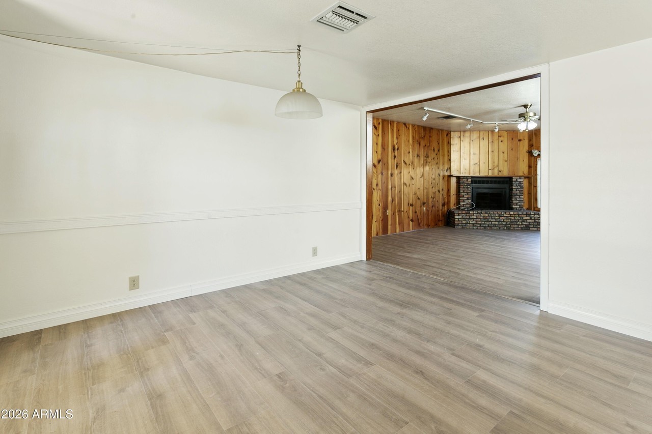 18204 N 2nd Pl - Photo 5 of 25