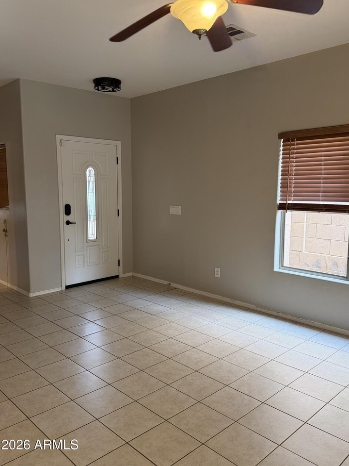2337 W Barwick Dr - Photo 2 of 28