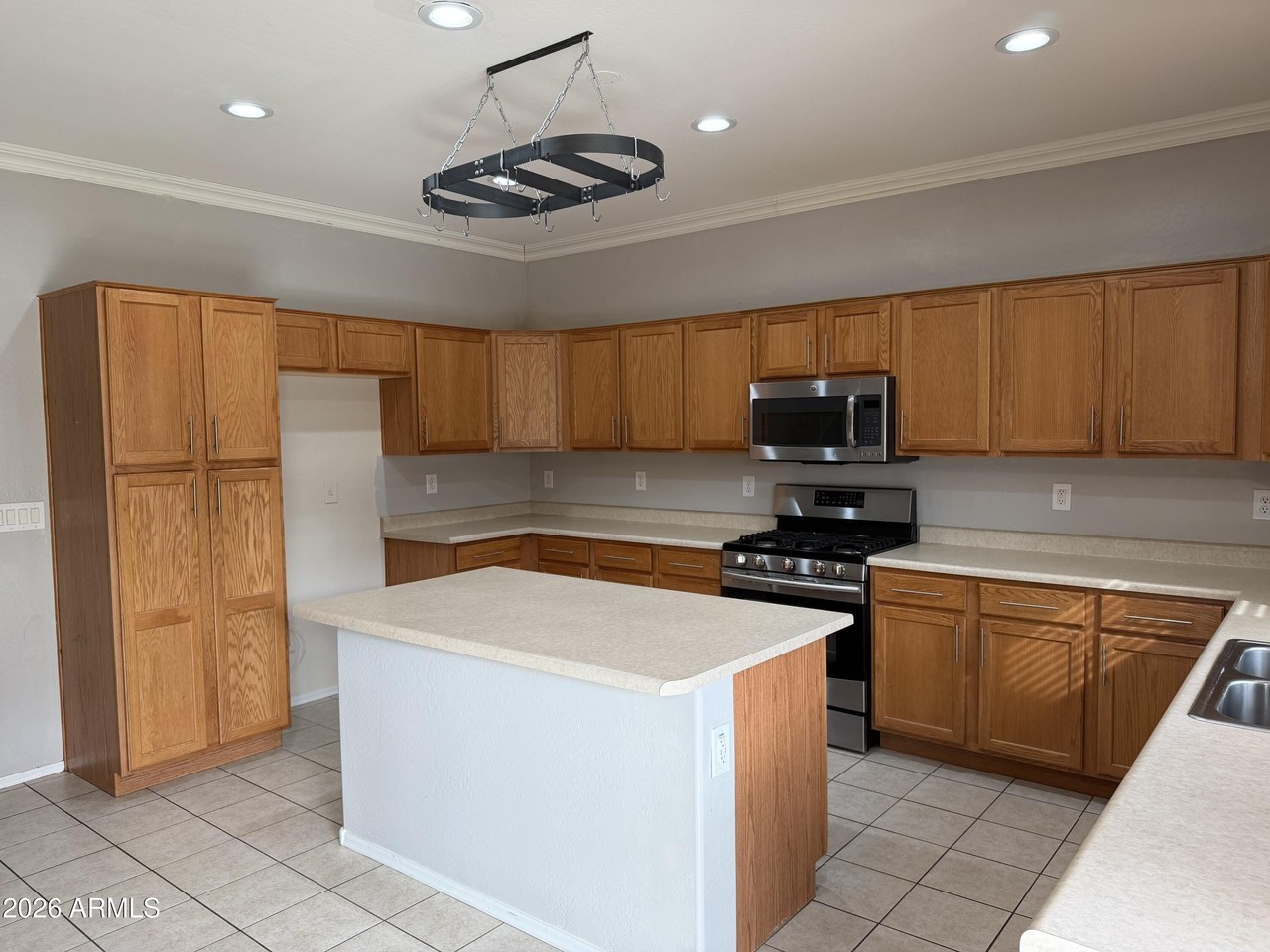 2337 W Barwick Dr - Photo 4 of 28