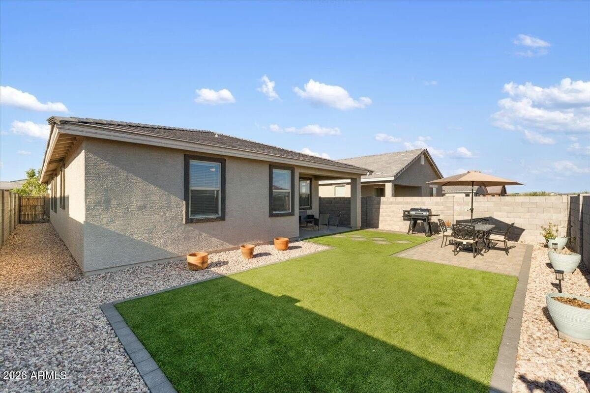 19145 W San Miguel Ave - Photo 4 of 23
