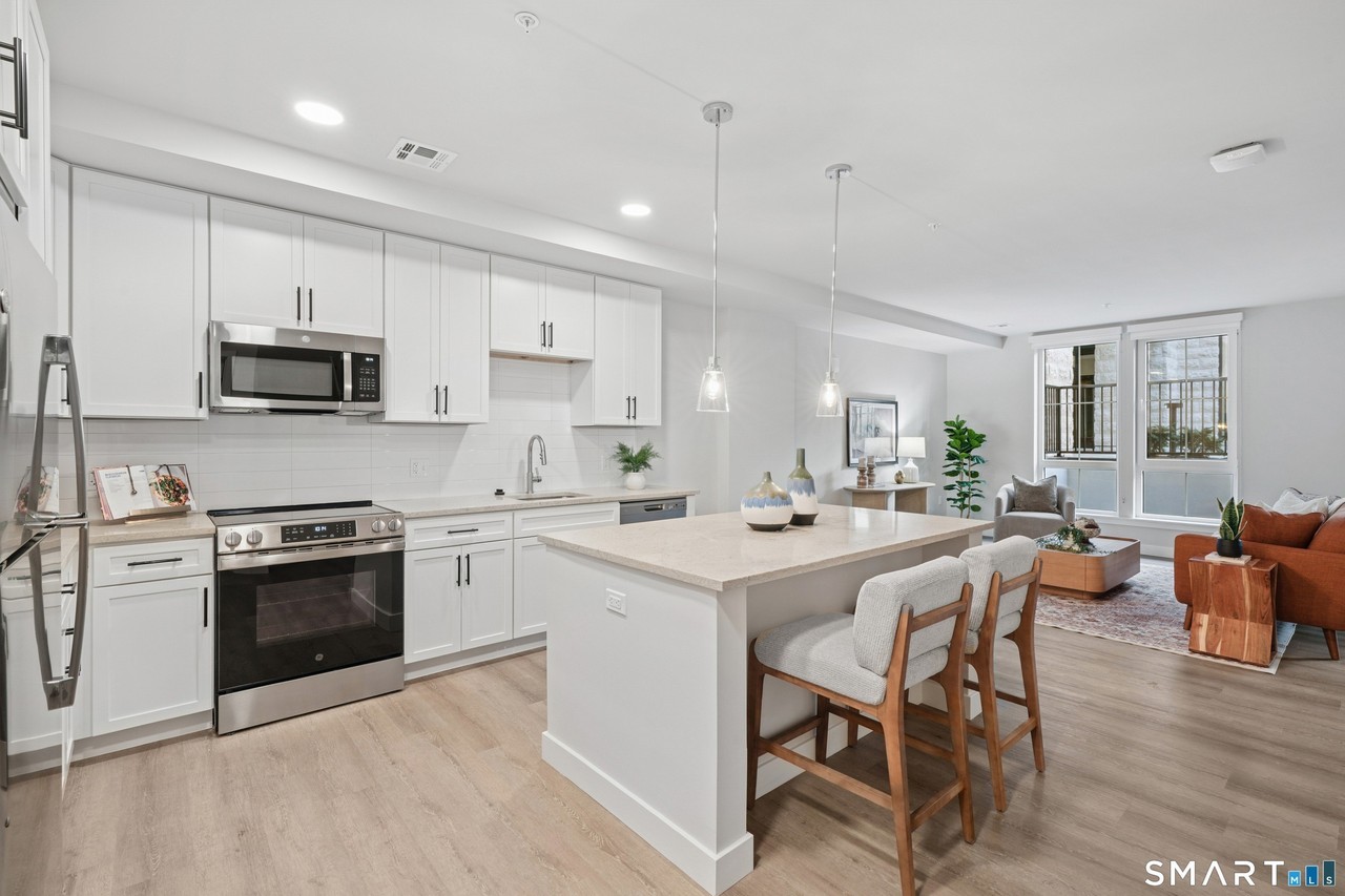 467 West Ave #1024 - Photo 2 of 34
