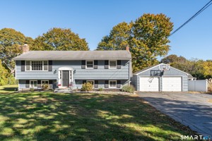 featured image of 44 Horse Pond Rd