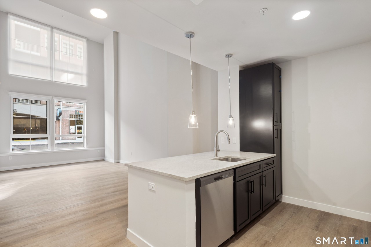 467 West Ave #1002