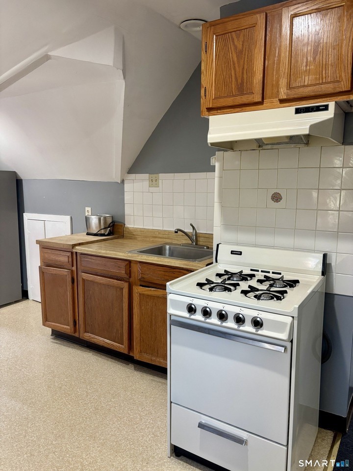 45 Park Ave #3 - Photo 3 of 15