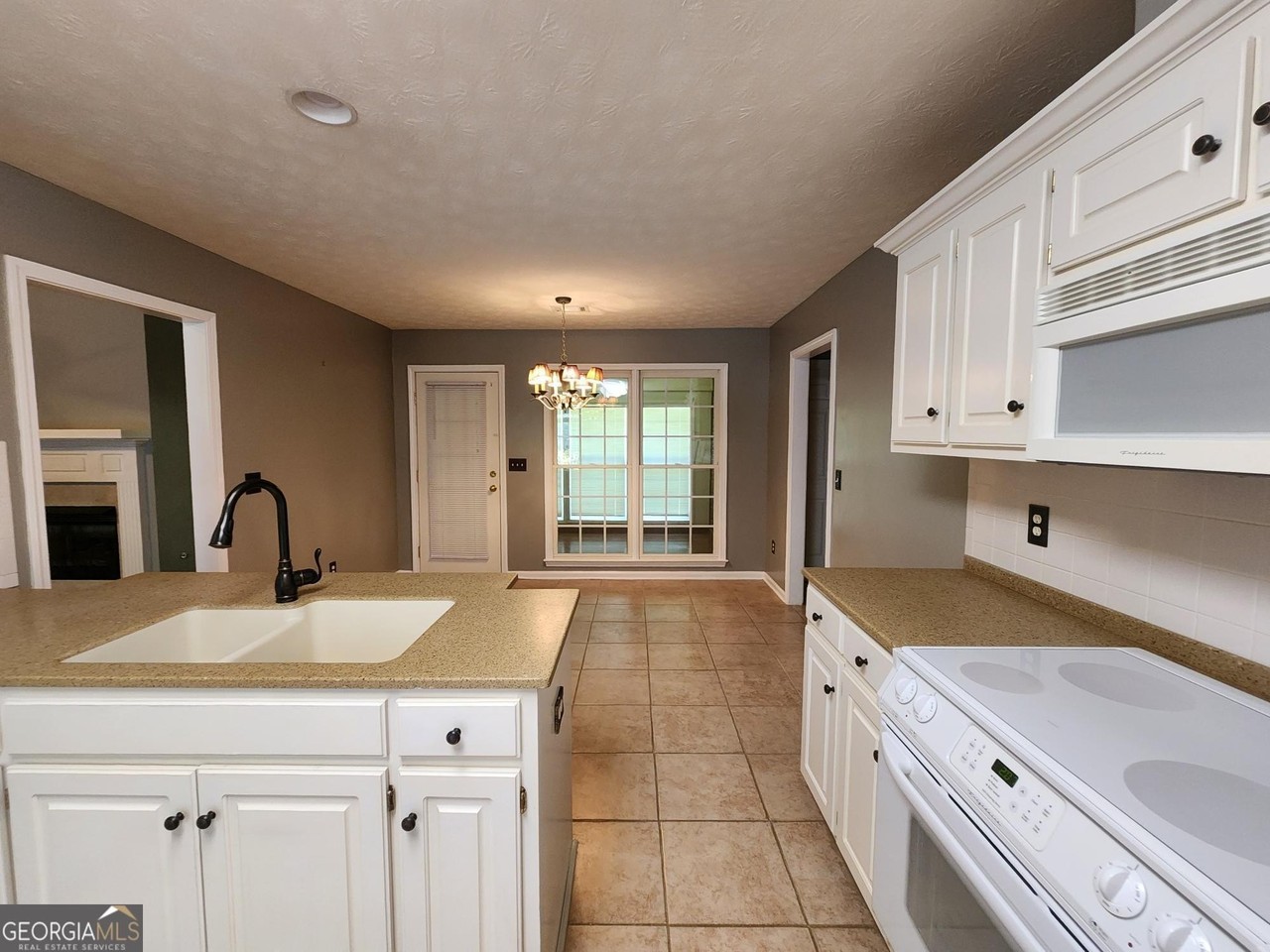 7184 Village Loop - Photo 5 of 22