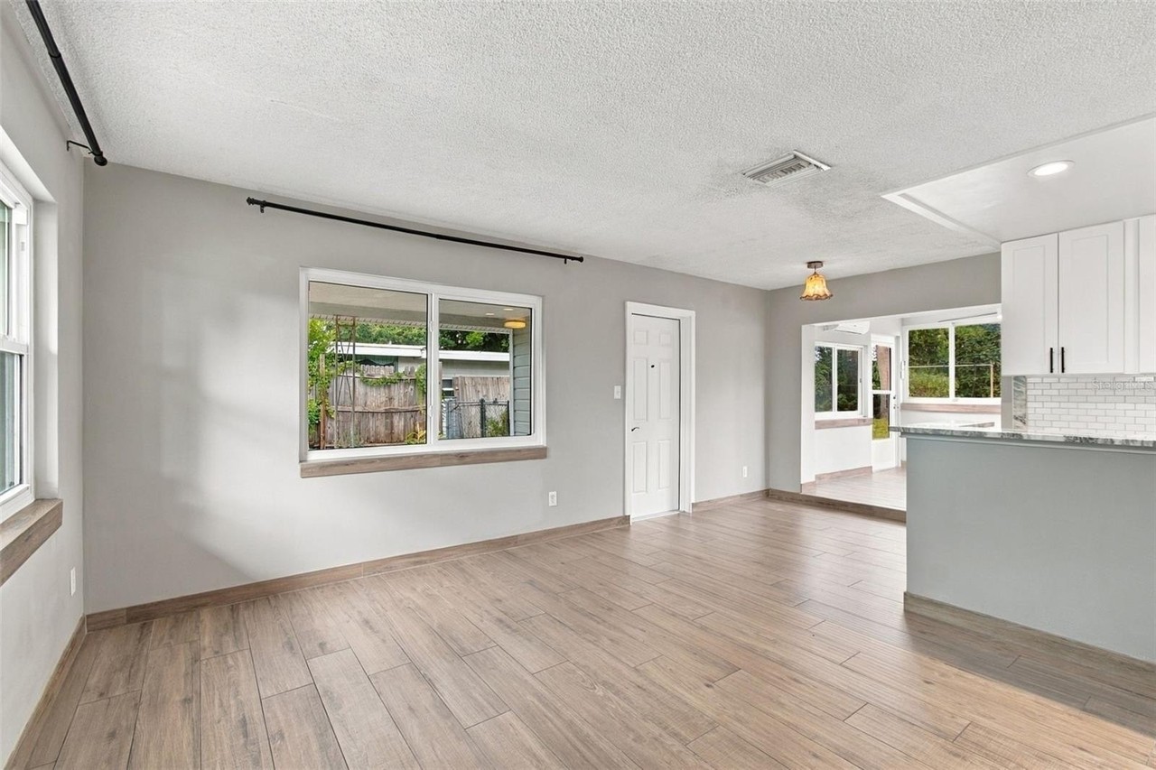 2315 Amherst Ave - Photo 5 of 37