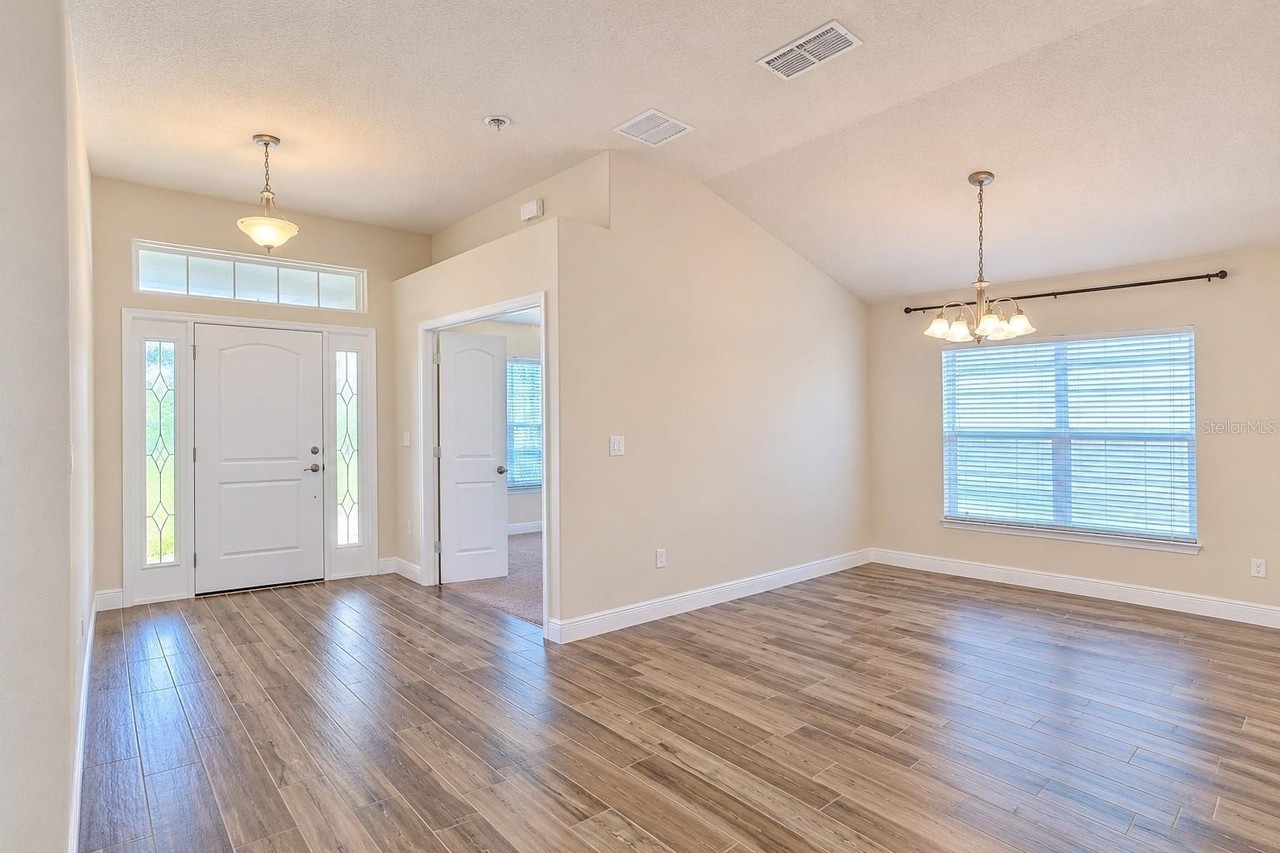997 Mason Dr - Photo 4 of 10