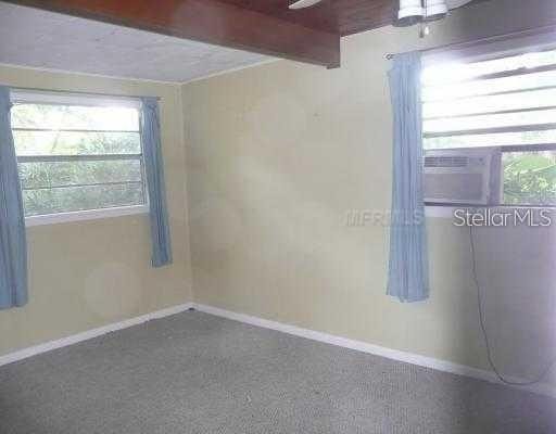 727 Magnolia St - Photo 5 of 7