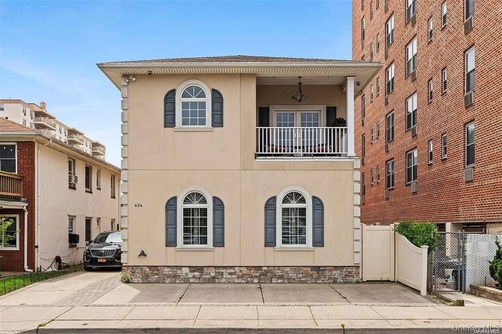 434 E Broadway #B